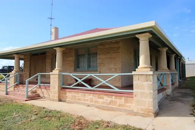 35 Hawkes Hill Road, Waikerie SA 5330