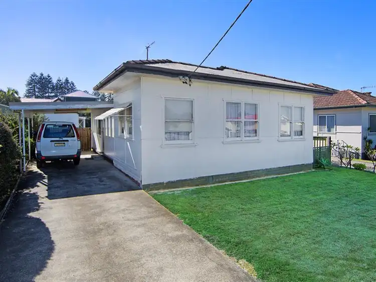 10 Yethonga Avenue, Blue Bay NSW 2261