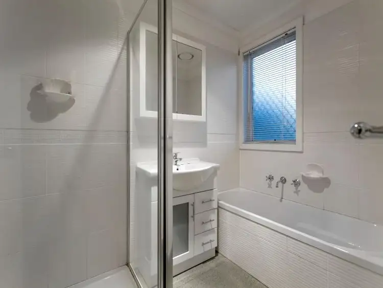 Fourth view of Homely house listing, 4 Alonzo Court, Frankston VIC 3199