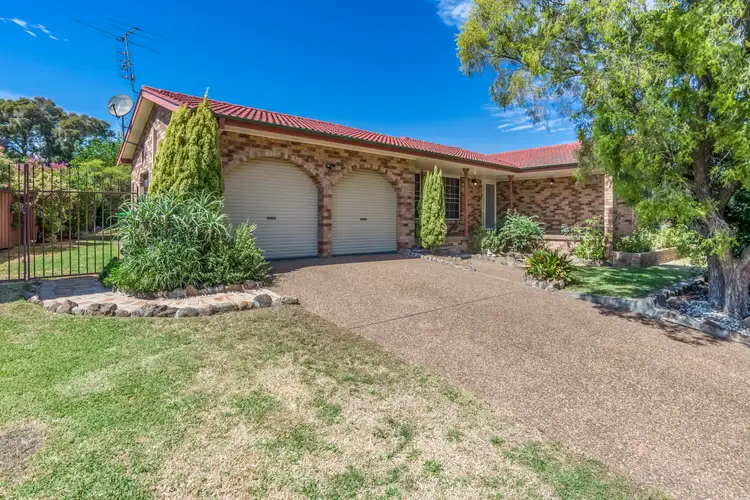 10 Grainger Crescent, Singleton NSW 2330