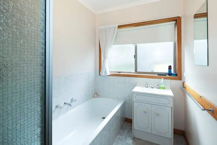 Seventh view of Homely unit listing, 2/415 Learmonth Street, Buninyong VIC 3357
