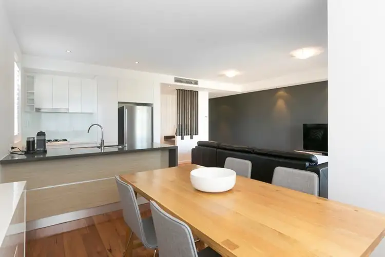 Sixth view of Homely unit listing, 4/29 Central Avenue, Indooroopilly QLD 4068