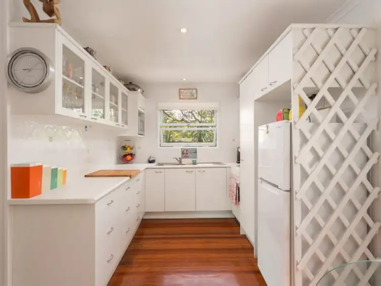 Second view of Homely unit listing, 2/122 Albatross Avenue, Mermaid Beach QLD 4218