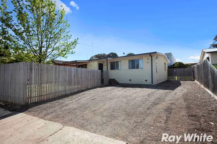 Second view of Homely house listing, 3 Wallara Crescent, Bundoora VIC 3083