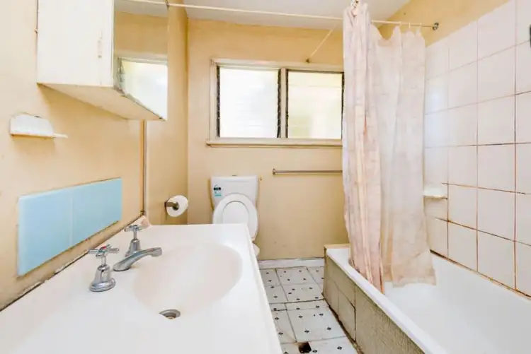 Fifth view of Homely house listing, 22 Valmar Street, Upper Mount Gravatt QLD 4122