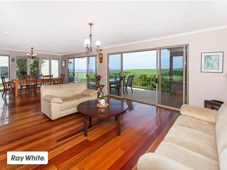 28 Anembo Cresent, Kiama Heights NSW 2533