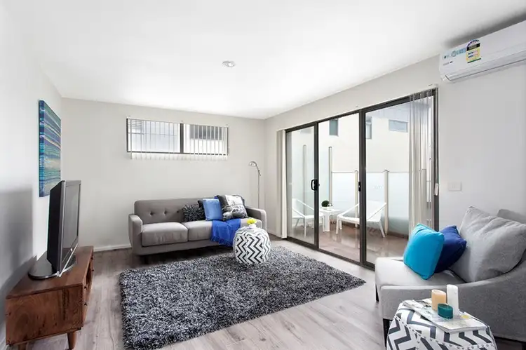 8/19 Willesden Road, Hughesdale VIC 3166