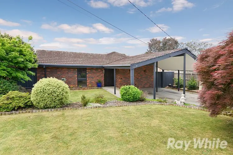 11 Folkstone Crescent, Ferntree Gully VIC 3156