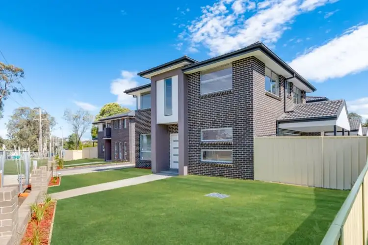 Main view of Homely townhouse listing, 8/85-87 Saywell Road, Macquarie Fields NSW 2564