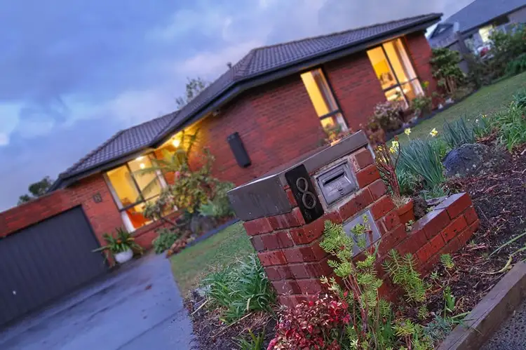 8 MATILDA Avenue, Wantirna South VIC 3152
