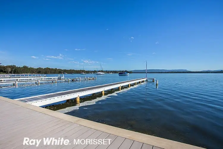 129 Grand Parade, Bonnells Bay NSW 2264