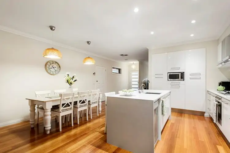 Fourth view of Homely unit listing, 2/5 Luntar Road, Oakleigh South VIC 3167