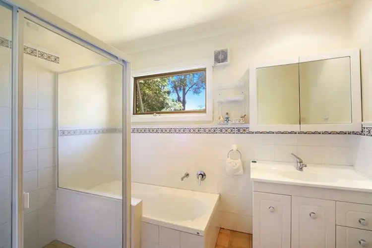 Sixth view of Homely house listing, 32 Elaine Avenue, Berkeley Vale NSW 2261