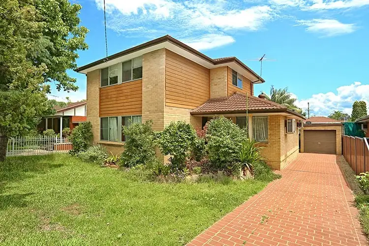 11 Kimberley Crescent, Fairfield West NSW 2165