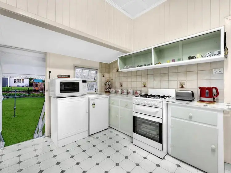 Seventh view of Homely house listing, 18 Welwyn Crescent, Coorparoo QLD 4151