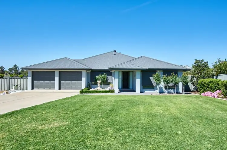 13 Hakea Drive, Coolamon NSW 2701