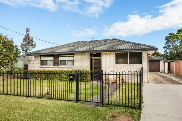 88 Poplar Avenue, Albion Park Rail NSW 2527