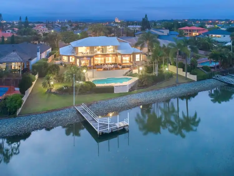 9 Chantilly Close, Benowa Waters QLD 4217