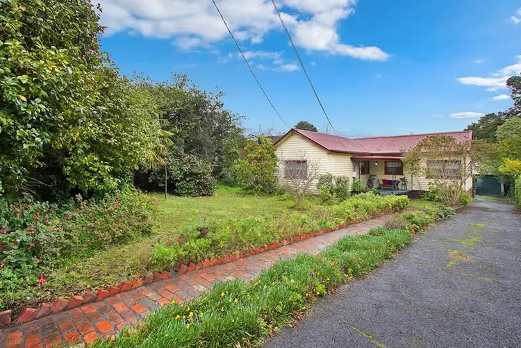 31 TREVALLYN Close, Montrose VIC 3765
