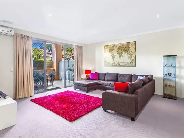 Main view of Homely unit listing, 2/9 Stuart Street, Helensburgh NSW 2508