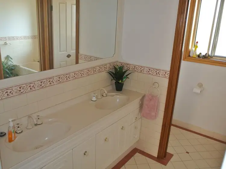 Sixth view of Homely house listing, 1 Old School Court, Kingston Se SA 5275