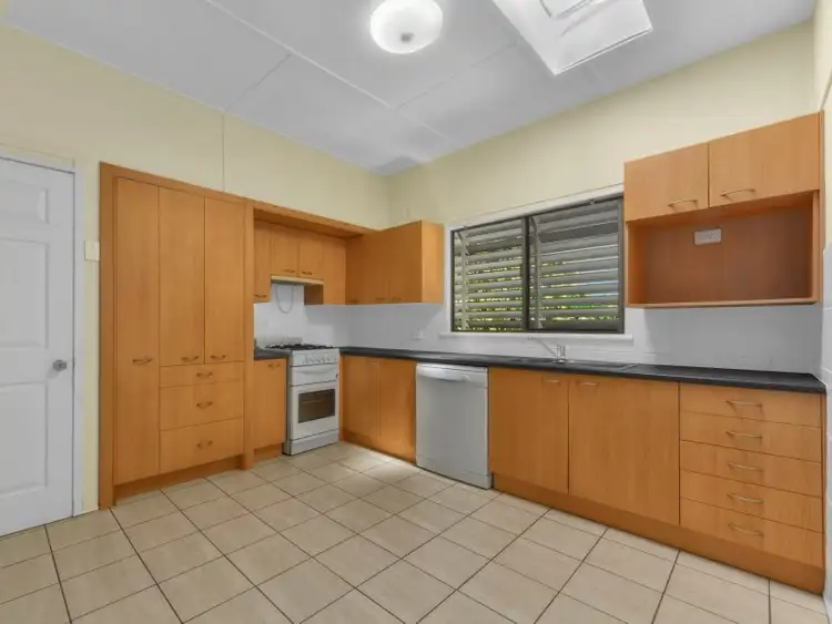10 June Street, Mitchelton QLD 4053