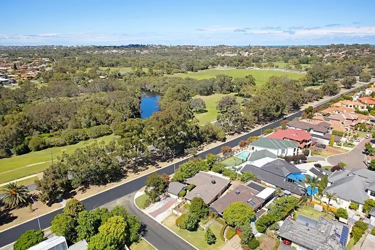 2 Argyll Place, Duncraig WA 6023