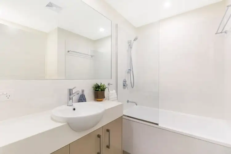 Fifth view of Homely unit listing, 4/83 Akonna Street, Wynnum QLD 4178