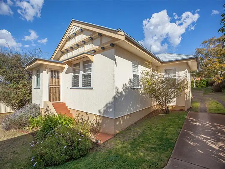18 Seaton Street, South Toowoomba QLD 4350