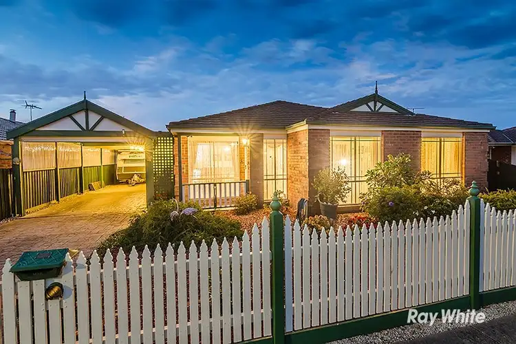 7 Comte Close, Cranbourne West VIC 3977