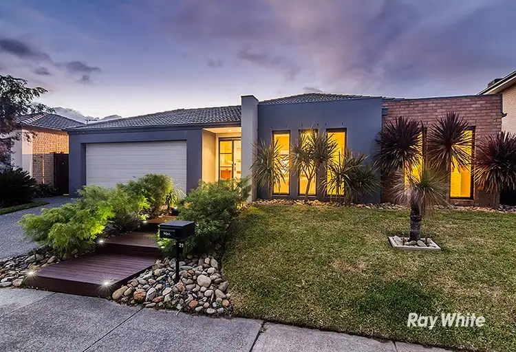 21 Melington Drive, Lyndhurst VIC 3975