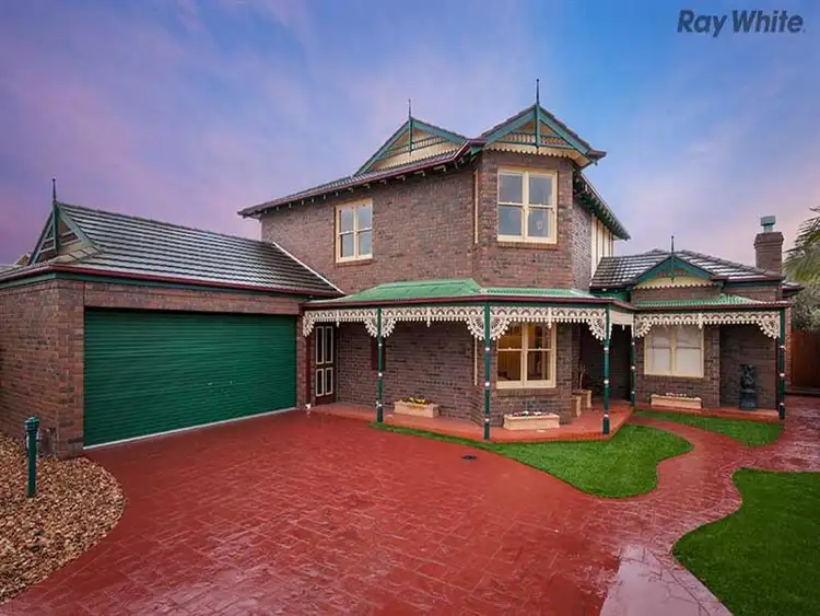 12 Clifton Court, Taylors Lakes VIC 3038