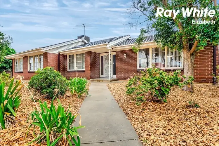 17 Coorong Crescent, Para Hills West SA 5096