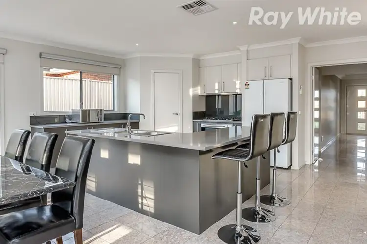 Fifth view of Homely house listing, 3 Walsh Walk, Bundoora VIC 3083