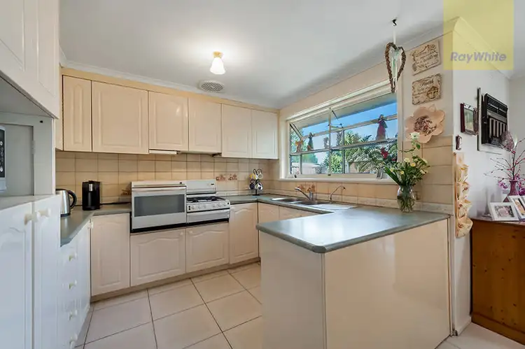 Fifth view of Homely house listing, 11 Milburn Place, Craigieburn VIC 3064