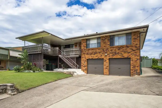 16 Schofield Drive, Safety Beach NSW 2456