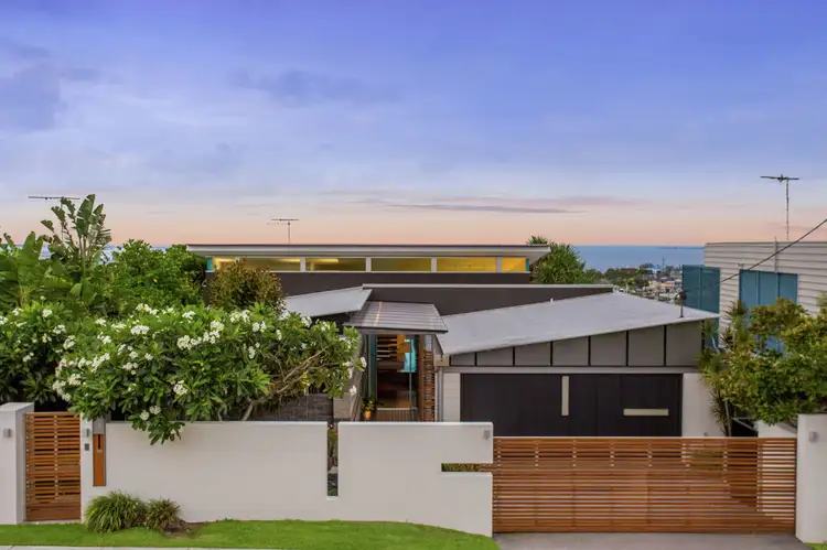 18 Wellington Street, Manly QLD 4179