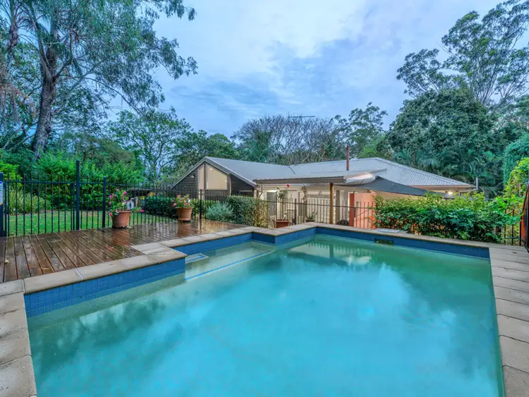 7 Jackdaw Street, Bardon QLD 4065