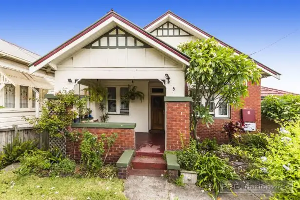 8 Swan Street, Cooks Hill NSW 2300