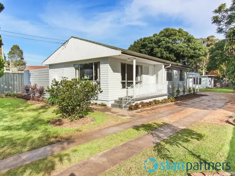 182 Burnett St, Mays Hill NSW 2145