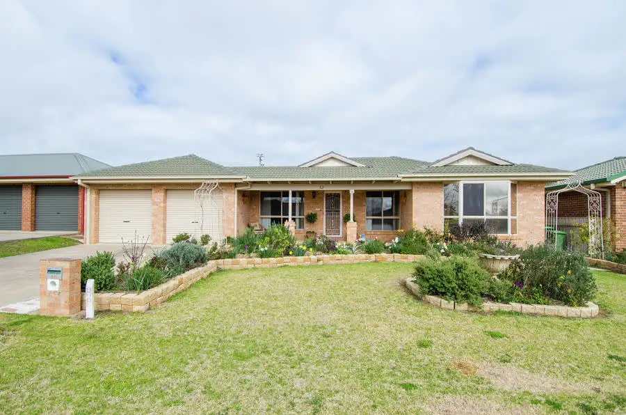 Main view of Homely house listing, 28 Paldi Crescent, Glenfield Park NSW 2650