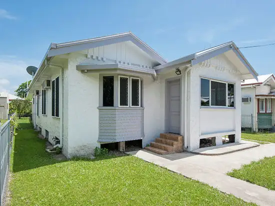 3 Bow Street, Mossman QLD 4873