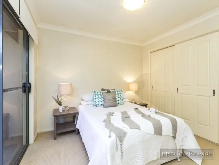 4/24 Churchill Circuit - OLD, Hamilton South NSW 2303