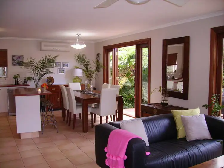 134 Bamboo Avenue, Benowa QLD 4217