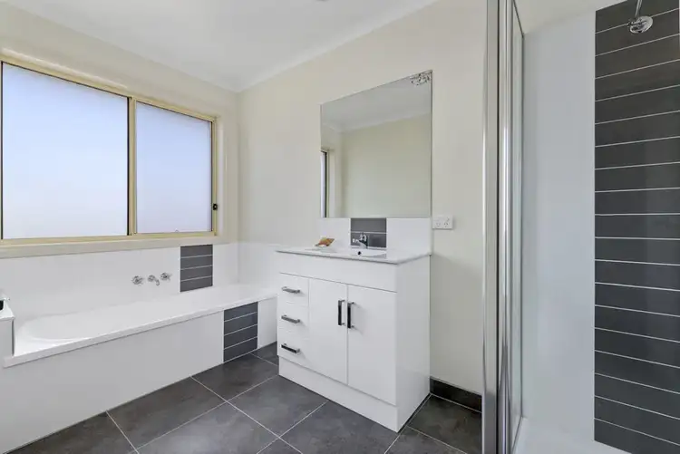 Fifth view of Homely unit listing, 4/20 Ross Street, Colac VIC 3250