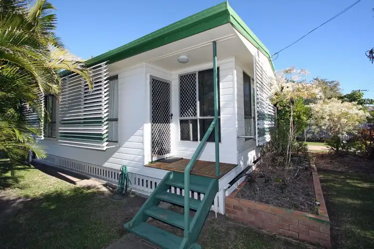 1 Hamer Drive, Urangan QLD 4655