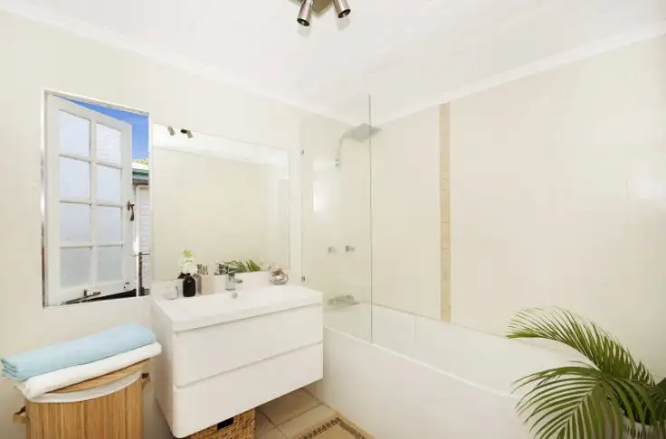Sixth view of Homely house listing, 15 Henry St, West End QLD 4810