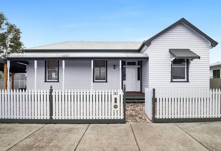 4 Robertson Street, Colac VIC 3250