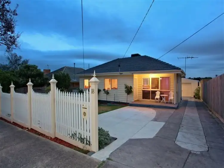 18 Doonbrae Avenue, Noble Park North VIC 3174