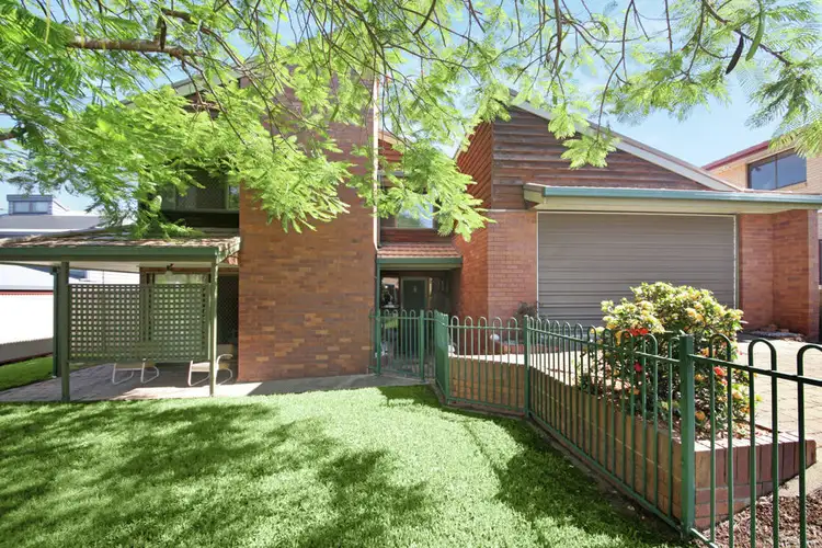 33 Brochet Street, Mansfield QLD 4122